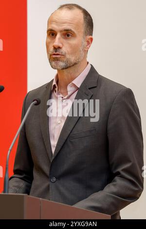 Einweihung des Centrum für Fundamentale Physik CFP auf dem Mainzer Gutenberg-Campus, Johannes Gutenberg-Universität Mainz, Prisma Forschungsquatier Clemens Hoch Minister im Ministerium für Wissenschaft und Gesundheit des Landes Rheinland-Pfalz 16.12.24 *** inauguration du Centre de physique fondamentale CFP sur le campus Gutenberg Mainz, Johannes Gutenberg Ministry, Prisma Forschemens University Mainz, Prisma Forschemens Hoch 16e ministre de la santé de l'État de Palhinland Banque D'Images