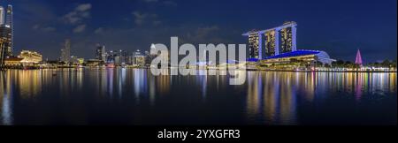 Panorama avec Waterfront Promenade et complexe hôtelier Marina Bay Sands, Marina Bay, Singapour, Singapour, Asie Banque D'Images