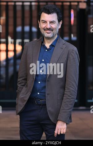 Roma, Latium. 16 décembre 2024. Enrico Ianniello pendant le Photocall un passo dal cielo 8, Rome, Italie, 16 décembre 2024 crédit : massimo insabato/Alamy Live News Banque D'Images