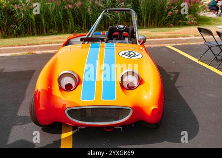 Chicago, Illinois, États-Unis - 08 septembre 2024 : Austin Healey Sprite 1958 rétro voiture de sport convertible, vue d'angle. Voiture de sport rétro. Décapotable Austin H Banque D'Images