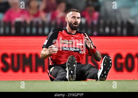 Sydney, Australie. 16 décembre 2024. Kane Richardson des Melbourne Renegades réagit après avoir laissé tomber une prise lors du match de Big Bash League entre les Sydney Sixers et les Melbourne Renegades au Sydney Cricket Ground. Les Sixers de Sydney remportent leur match d'ouverture de la Big Bash League contre les Renegades de Melbourne au Sydney Cricket Ground par 5 guichets (9 balles restantes). Melbourne Renegades : 169/7 (20 overs), Sydney Sixers 172/5 (18,3 overs). Crédit : SOPA images Limited/Alamy Live News Banque D'Images