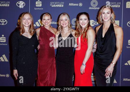 Gina Lückenkemper, Lisa Mayer, Sophia Junk, Rebekka Haase und Alexandra Burghardt BEI der 77. Sportler des Jahres Gala 2024 im Kurhaus. Baden-Baden, 15.12.2024 *** Gina Lückenkemper, Lisa Mayer, Sophia Junk, Rebekka Haase et Alexandra Burghardt au Gala de l'athlète de l'année 77 2024 au Kurhaus Baden Baden, 15 12 2024 Foto:XR.xSchmiegeltx/xFuturexImagex sportler des jahres 4327 Banque D'Images