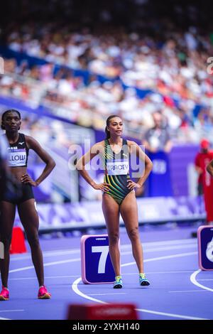 Adelle Tracey participe au 800 mètres aux Jeux Olympiques de Paris 2024. Banque D'Images