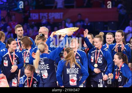 Vienne, Autriche. 15 décembre 2024. Vienne, Autriche, 15 décembre 2024 : Team Norway lors de la cérémonie des vainqueurs et médailles du Championnat d'Europe de handball 2024 au Wiener Stadthalle, Vienne, Autriche. (Sven Beyrich/SPP) crédit : photo de presse sportive SPP. /Alamy Live News Banque D'Images