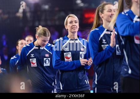 Vienne, Autriche. 15 décembre 2024. Vienne, Autriche, 15 décembre 2024 : Katrine Lunde (16 Norvège) lors de la cérémonie des vainqueurs et de la remise des médailles du Championnat d'Europe de handball 2024 au Wiener Stadthalle, Vienne, Autriche. (Sven Beyrich/SPP) crédit : photo de presse sportive SPP. /Alamy Live News Banque D'Images