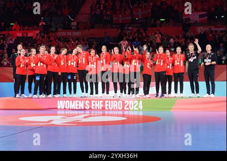 Vienne, Autriche. 15 décembre 2024. Vienne, Autriche, 15 décembre 2024 : lors de la cérémonie des vainqueurs et médailles du Championnat d'Europe de handball 2024 au Wiener Stadthalle, Vienne, Autriche. (Sven Beyrich/SPP) crédit : photo de presse sportive SPP. /Alamy Live News Banque D'Images