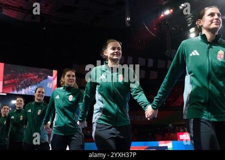 Vienne, Autriche. 15 décembre 2024. Vienne, Autriche, le 15 décembre 2024 : les joueurs de Hongrie entrent en scène lors de la cérémonie des vainqueurs et des médailles du Championnat d'Europe de handball 2024 au Wiener Stadthalle, Vienne, Autriche. (Sven Beyrich/SPP) crédit : photo de presse sportive SPP. /Alamy Live News Banque D'Images