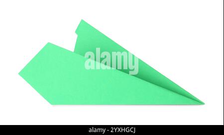 Un avion en papier vert fait à la main isolé sur blanc Banque D'Images