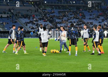 Stadio Olimpico, Rome, Italie. 16 décembre 2024. Football italien Serie A ; Lazio contre Inter Milan ; footballeurs Inter pendant le Lazio - échauffement Inter au stade Olimpico crédit : action plus Sports/Alamy Live News Banque D'Images