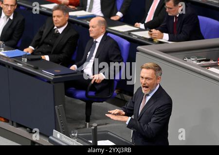 Robert Habeck, Olaf Scholz et Christian Lindner in der 205. Sitzung des Deutschen Bundestages im Reichstagsgebäude. Berlin, 16.12.2024 *** Robert Habeck, Olaf Scholz et Christian Lindner lors de la 205e session du Bundestag allemand dans le bâtiment du Reichstag Berlin, 16 12 2024 Foto:XF.xKernx/xFuturexImagex bundestagssitzung205 4181 Banque D'Images