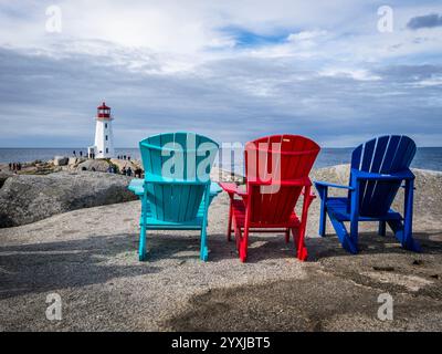 Phare de Peggys point également connu sous le nom de phare de Peggys Cove à l'entrée est de la baie Margarets à Peggys Cove Nouvelle-Écosse Canada Banque D'Images