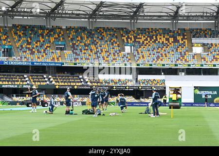 Le Gabba, Brisbane, Australie. 17 décembre 2024. International test Cricket, Australie contre Inde 3e jour de test 4 ; les joueurs australiens s'échauffent avant le 4e jour crédit : action plus Sports/Alamy Live News Banque D'Images