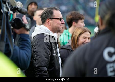 Philadelphie, Pennsylvanie, États-Unis. 15 décembre 2024. 15 décembre 2024 : le gouverneur de Pennsylvanie Josh Shapiro lors des Philadelphia Eagles vs Pittsburgh Steelers au Lincoln Financial Field à Philadelphie PA. Brook Ward/apparent Media Group (crédit image : © AMG/AMG via ZUMA Press Wire) USAGE ÉDITORIAL SEULEMENT! Non destiné à UN USAGE commercial ! Banque D'Images