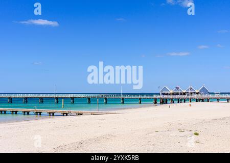 Busselton Jetty, une vieille jetée en bois qui se jette dans Geographe Bay, Busselton, ville de Busselton, Australie occidentale, Australie Banque D'Images