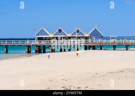 Busselton Jetty, une vieille jetée en bois qui se jette dans Geographe Bay, Busselton, ville de Busselton, Australie occidentale, Australie Banque D'Images