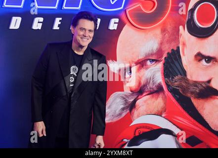 Los Angeles, États-Unis. 16 décembre 2024. Jim Carrey, membre de la distribution, assiste à la première de la comédie de science-fiction « Sonic the Hedgehog 3 » au TCL Chinese Theatre dans la section hollywoodienne de Los Angeles le lundi 16 décembre. 2024. Storyline : Sonic, Knuckles, et Tails se réunissent contre un nouvel adversaire puissant, Shadow, un mystérieux méchant avec des pouvoirs différents de tout ce qu'ils ont connu auparavant. Avec leurs capacités surpassées, Team Sonic doit rechercher une alliance improbable. Photo de Jim Ruymen/UPI crédit : UPI/Alamy Live News Banque D'Images