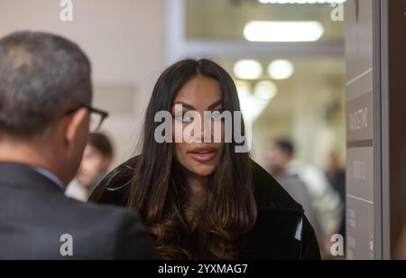 Milan, Italie. 17 décembre 2024. Madalina Ghenea in tribunale - Milano, Italia - Marted&#xec;, 17 Dicembre 2024 (foto Stefano Porta/LaPresse) Madalina Ghenea in the court - Milan, Italy- mardi 17 décembre 2024 (photo Stefano Porta/LaPresse) crédit : LaPresse/Alamy Live News Banque D'Images