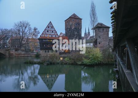 Henkersteg sur Pegnitz, Weinstadel et château d'eau, Nuremberg, moyenne Franconie, Franconie, Bavière, Allemagne, Europe Banque D'Images