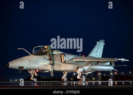 Un AMX Ghibli de l'armée de l'air italienne se préparant pour une mission de nuit. Banque D'Images