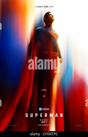 Superman (2025) réalisé par James Gunn et mettant en vedette Nicholas Hoult, Isabela Merced et Frank Grillo. L'incarnation de la vérité, de la justice et de la voie américaine revient à nos jours. Affiche-teaser ÉTATS-UNIS À USAGE ÉDITORIAL UNIQUEMENT. Crédit : BFA / Warner Bros Banque D'Images