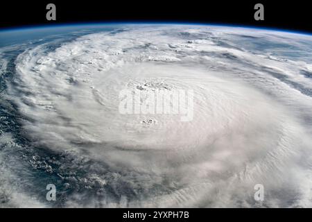 Vue depuis l'espace de l'ouragan Milton. Banque D'Images
