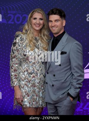 Rebecca Adlington et Andrew Parsons arrivant pour les BBC Sports Personality of the Year Awards 2024 qui se sont tenus à MediaCityUK, Salford. Date de la photo : mardi 17 décembre 2024. Banque D'Images