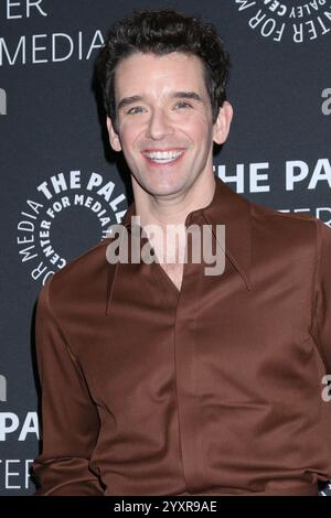 Beverly Hills, États-Unis. 12 décembre 2024. LOS ANGELES - DEC 12 : Michael Urie au Paley Center for Media présente une soirée avec le 'rétrécissement' d'Apple TV au Writers Guild Theater le 12 décembre 2024 à Beverly Hills, CA (photo de Katrina Jordan/Sipa USA) crédit : Sipa USA/Alamy Live News Banque D'Images