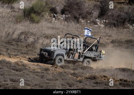 Mashdal Shams, Golan Heights. 15 décembre 2024. Les troupes israéliennes sont aperçues près de la zone tampon sur les hauteurs du Golan le 15 décembre. Un territoire syrien actuellement occupé par Israël. (Crédit image : © Gaby Schuetze/ZUMA Press Wire) USAGE ÉDITORIAL SEULEMENT! Non destiné à UN USAGE commercial ! Banque D'Images