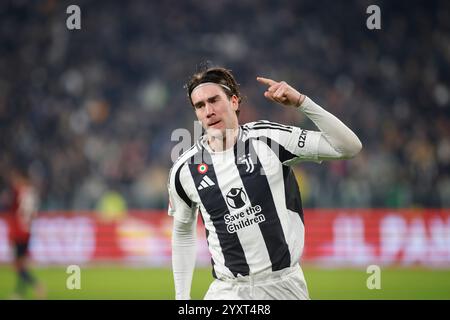 Turin, Italie. 17 décembre 2024. Dusan Vlahovic du Juventus FC célébrant après avoir marqué un goa lors de la Coppa Italia 2024/25, match de football entre la Juventus FC et Cagliari Calcio, le 17 décembre 2024, au stade Allianz Turin Italie. Crédit : Nderim Kaceli/Alamy Live News Banque D'Images