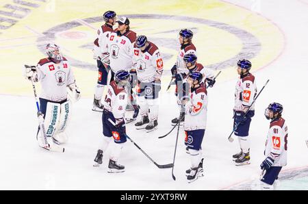 Zurich, Suisse, 17 décembre 2024 : visages déçus au Eisbären Berlin. La dernière étape est contre les Lions de ZSC en quarts de finale de la Ligue de hockey des Champions. (Photo de Andreas Haas/dieBildmanufaktur) crédit : dieBildmanufaktur/Alamy Live News Banque D'Images