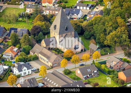 Vue aérienne, église catholique romaine Christus König, construite par l'architecte Dominikus Böhm, Ringenberg, Hamminkeln, Bas-Rhin, Rhénanie du Nord-Westphalie, GER Banque D'Images