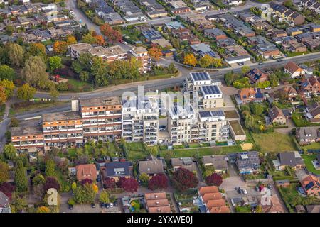 Vue aérienne, immeuble résidentiel neuf avec toit solaire sur Grenzweg, maison unifamiliale avec jardin Feuerdornstraße, Uentrop, Hamm, Ruhr zone, Nord RH Banque D'Images