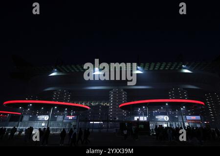 Milan, Italien. 15 décembre 2024. Vue générale à l'extérieur du stade pendant le match de football Serie A 2024/25 entre l'AC Milan et le CFC de Gênes au stade San Siro crédit : dpa/Alamy Live News Banque D'Images