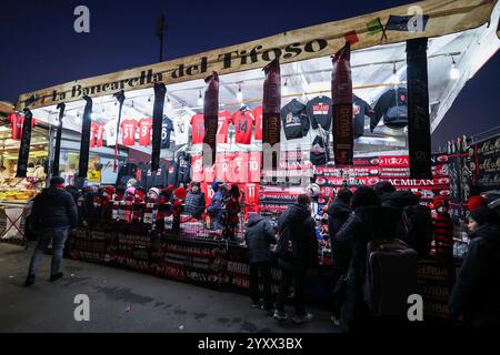 Milan, Italien. 15 décembre 2024. Vue générale à l'extérieur du stade pendant le match de football Serie A 2024/25 entre l'AC Milan et le CFC de Gênes au stade San Siro crédit : dpa/Alamy Live News Banque D'Images