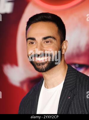 HOLLYWOOD, CALIFORNIE - 16 DÉCEMBRE : Lee Majdoub assiste à la première de Los Angeles de 'Sonic the Hedgehog 3' de Paramount au TCL Chinese Theatre on Dece Banque D'Images