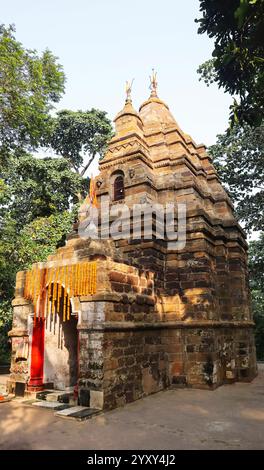 Temple Rarheshwar Mahadev, monument du XIIe siècle de la dynastie Rarh construit par le roi Ballal Sen, Durgapur, Pashchim Bardhaman, Bengale occidental, Inde. Banque D'Images