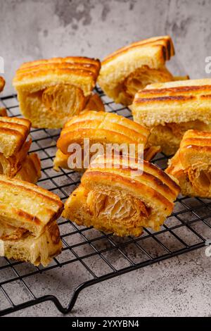 Roti Bakar Bandung ou Bandung Bread Toast est populaire Street Food de Bandung. Roti bakar se réfère à des toasts, servis souvent avec du beurre, du fromage, du stwarberr Banque D'Images