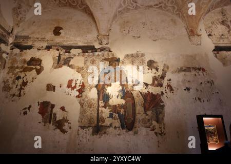 Urbino, Italie - 12 septembre 2024 : vestiges conservés de la splendeur de l'appartement Jole, la partie la plus ancienne du Palais Ducal à Urbino, Italie. Banque D'Images