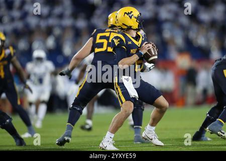 Frisco, Texas, États-Unis. 17 décembre 2024. Le quarterback de Virginie-occidentale GARRETT GREENE (6) retourne chercher un receveur lors d'une poussée du quatrième quart-temps à la fin du Scooter Coffee Frisco Bowl au Toyota Stadium à Frisco mardi soir. (Crédit image : © Brian McLean/ZUMA Press Wire) USAGE ÉDITORIAL SEULEMENT! Non destiné à UN USAGE commercial ! Banque D'Images