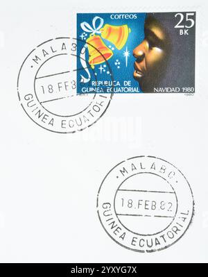 Timbre-poste oblitéré imprimé par la Guinée équatoriale, qui célèbre Noël, vers 1982. Banque D'Images