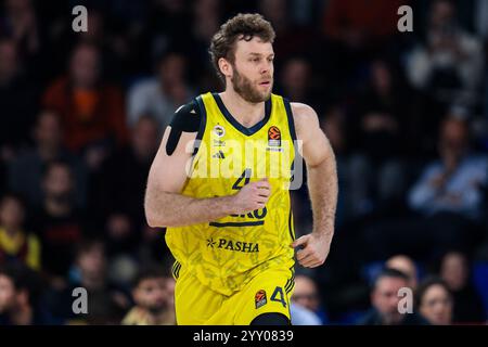 Nicolo Melli du Fenerbahce Beko Istanbul lors du match de Turkish Airlines Euroleague, date 16 entre le FC Barcelone et le Fenerbahce Beko Istanbul a joué au Palau Blaugrana Stadium le 17 décembre 2024 à Barcelone, Espagne. (Photo de Judit Cartiel / PRESSINPHOTO) Banque D'Images
