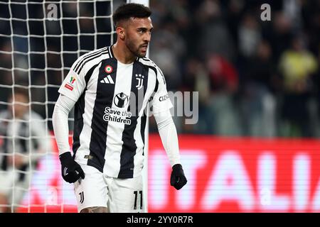 Turin, Italie. 17 décembre 2024. Nico Gonzalez de la Juventus FC regarde pendant la manche de 16 de la Coppa Italia entre la Juventus FC et Cagliari Calcio au stade Allianz le 17 décembre 2024 à Turin, Italie . Crédit : Marco Canoniero/Alamy Live News Banque D'Images