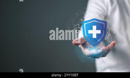 Le concept d'assurance maladie et de bien-être médical, l'homme tient plus icône représente la protection recevant des prestations, l'assurance maladie et l'accès à Banque D'Images