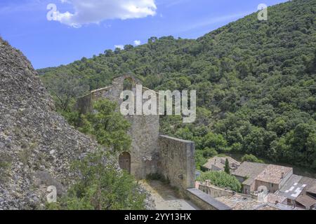 Chapelle Saint Roch au milieu du conglomérat rochers les Pénitents, les Mees, Alpes-de-haute-Provence, France, Europe Banque D'Images