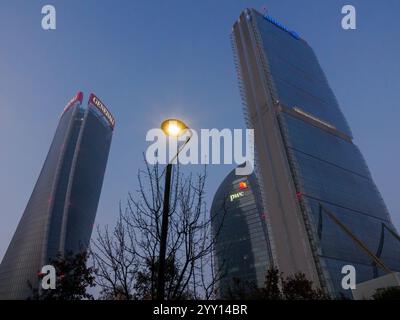 CityLife, quartier commercial et résidentiel moderne de Milan, Lombardie, Italie, avec les trois tours Banque D'Images