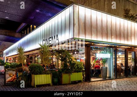 The BFI Riverfront Bar/Restaurant, The Southbank, Londres, Royaume-Uni. Banque D'Images