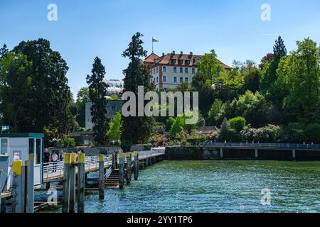 Débarcadère de bateau sur l'île de Mainau, Constance, lac de Constance, Bade-Württemberg, Allemagne, pour usage éditorial uniquement. Banque D'Images