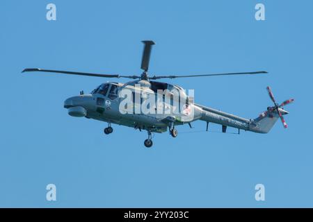 Westland Lynx hélicoptère militaire du vol de démonstration de la marine portugaise au salon aérien d'Oeiras Banque D'Images