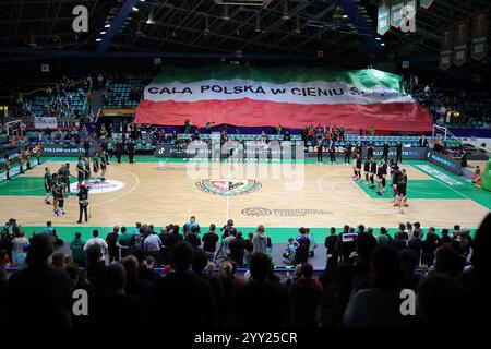 Wroclaw, basse-Silésie, Pologne. 18 décembre 2024. Équipes lors d'un match de la Ligue des champions de basket-ball entre WKS Slask Wroclaw et Rytas Vilnius, le 18 décembre 2024. Wroclaw, Pologne. (Crédit image : © Mateusz Birecki/ZUMA Press Wire) USAGE ÉDITORIAL SEULEMENT! Non destiné à UN USAGE commercial ! Banque D'Images