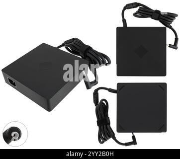 Adaptateur universel pour ordinateur portable, montré isolément. Banque D'Images